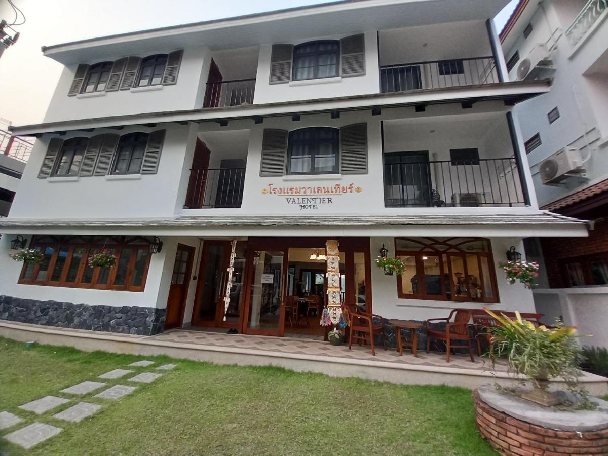Valentier Cafe And Hotel Čiang Mai Exteriér fotografie