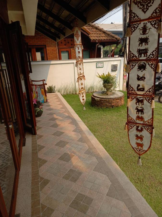 Valentier Cafe And Hotel Čiang Mai Exteriér fotografie